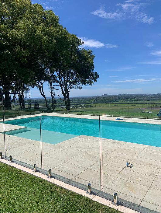 Glass pool fence